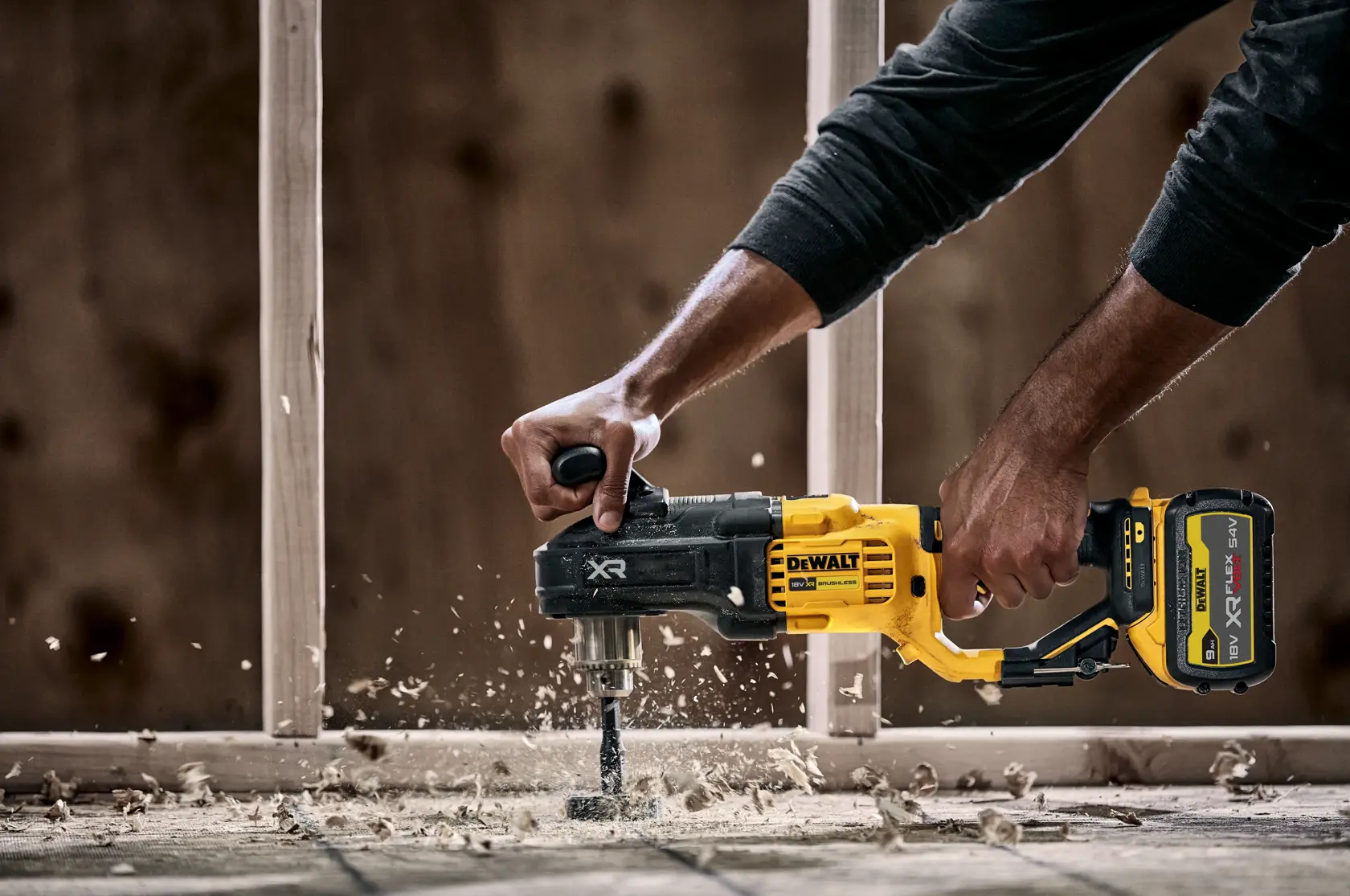DEWALT 18V XR fúrógép derékszögű gerenda- és oszlopfúró szénkefe nélküli csak gép)
