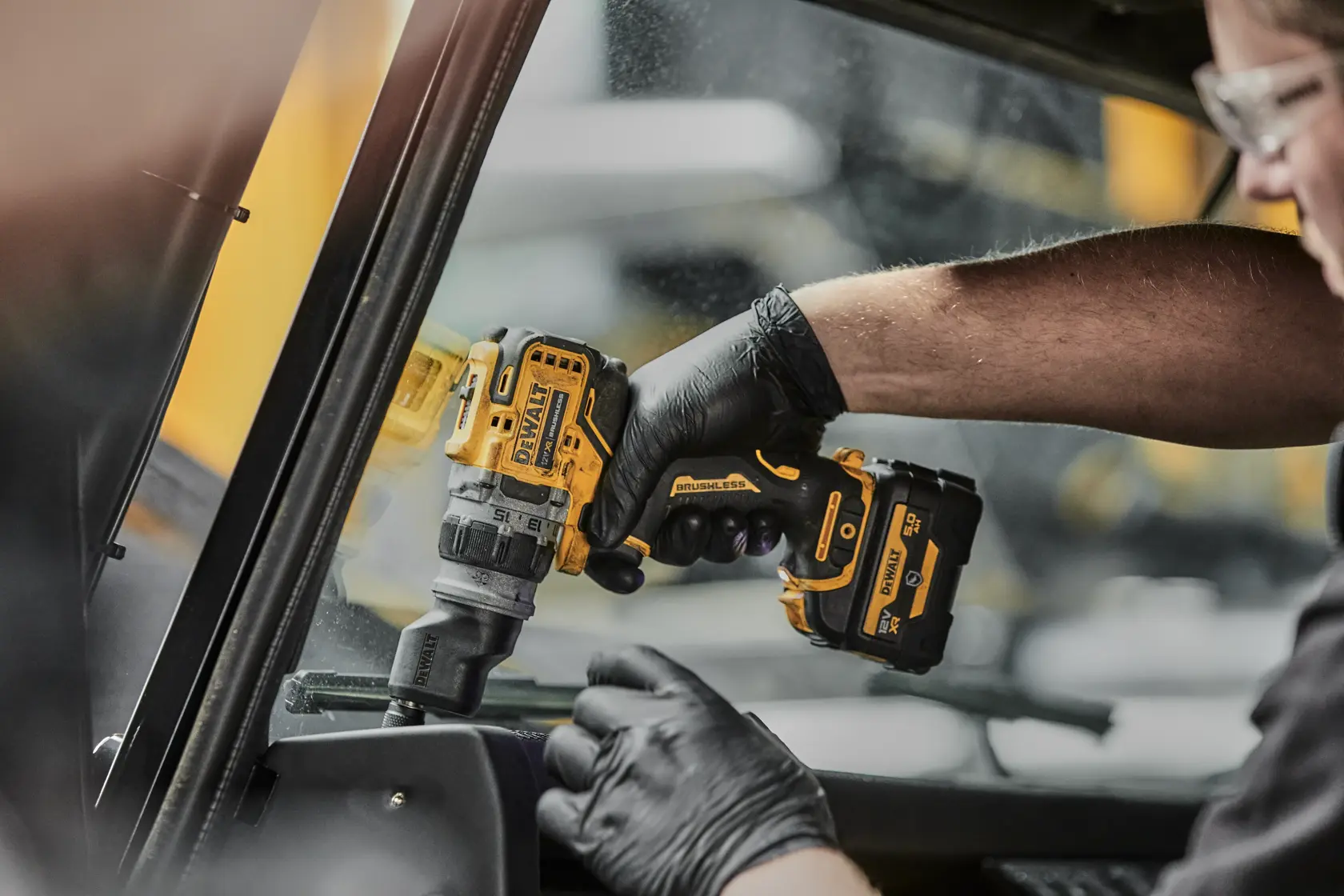 12V XR multi csavarozógép kofferben