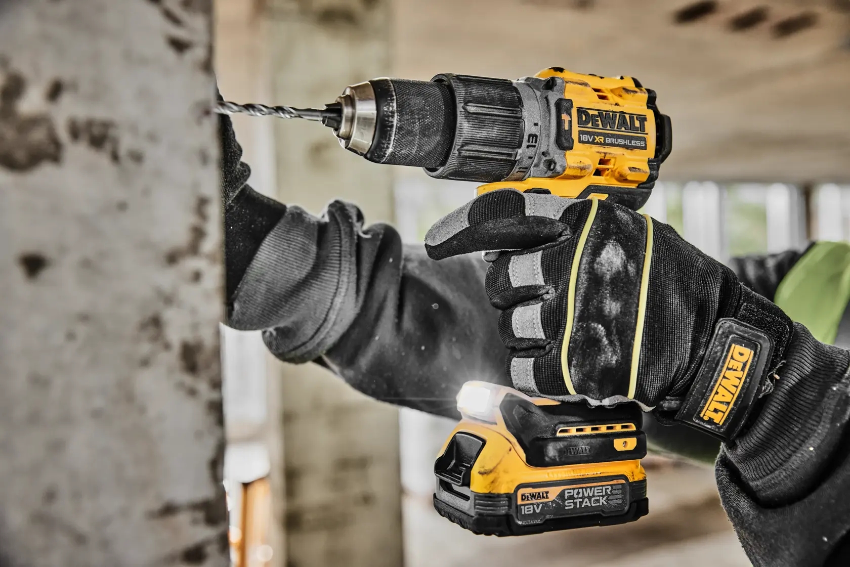 DEWALT 18V XR ütvefúró-csavarozó szénkefe nélküli (csak gép)