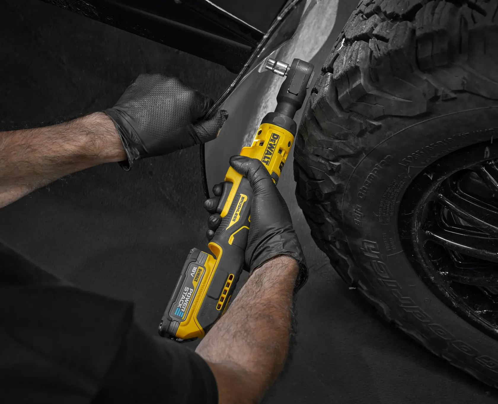 18V XR Li-ion kefe nélküli racsnis csavarkulcs 3/8", akkumulátor, töltő nélkül