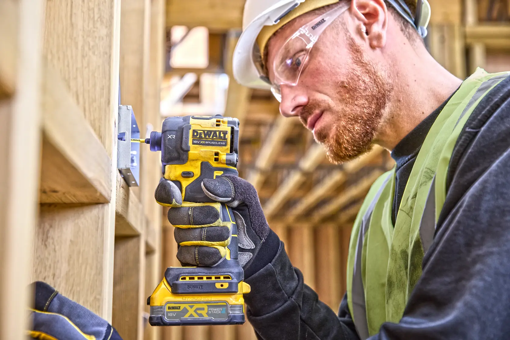 18V XR szénkefe nélküli hidraulikus ütvecsavarozó - 2 db 1,7 Ah-s POWERSTACK akkumulátor