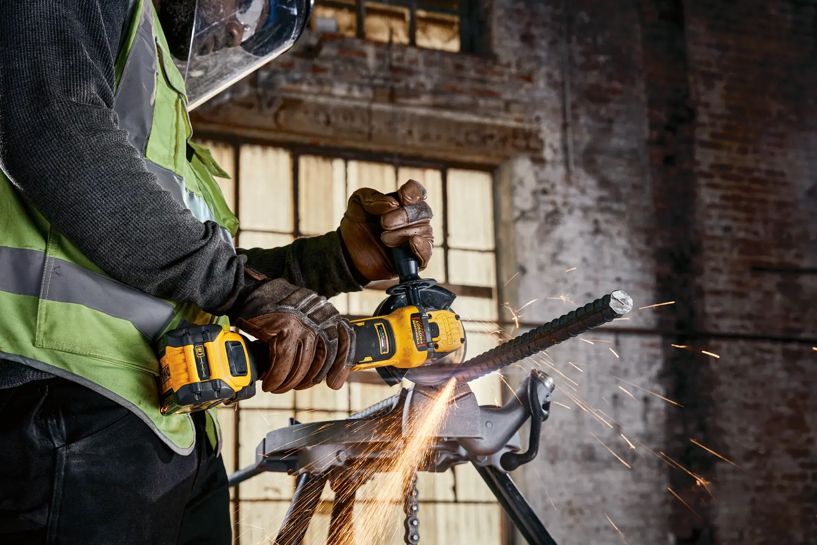 DEWALT® 18 V-os XR® szénkefe nélküli 125 mm-es változtatható sebességű kapcsolós sarokcsiszoló (csak szerszám)