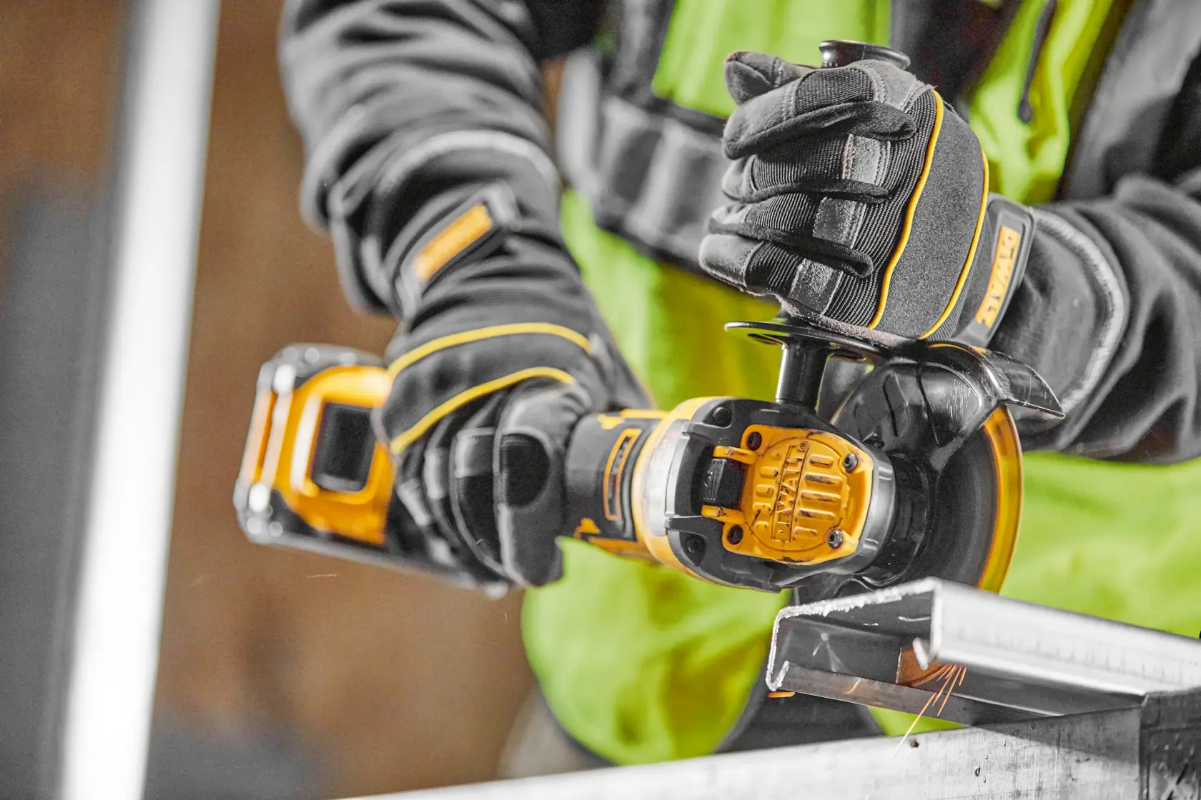 DEWALT® 18 V-os XR® szénkefe nélküli 125 mm-es változtatható sebességű kapcsolós sarokcsiszoló (csak szerszám)