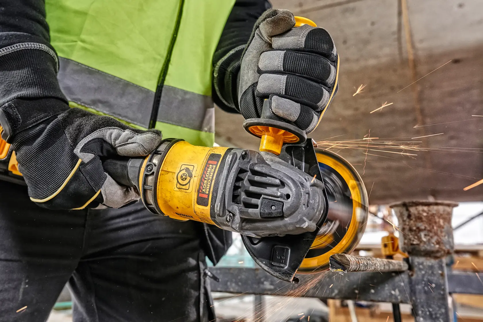 54 V FLEXVOLT kefe nélküli Sarokcsiszoló Akkumulátor és Töltő nélkül Papírdobozban