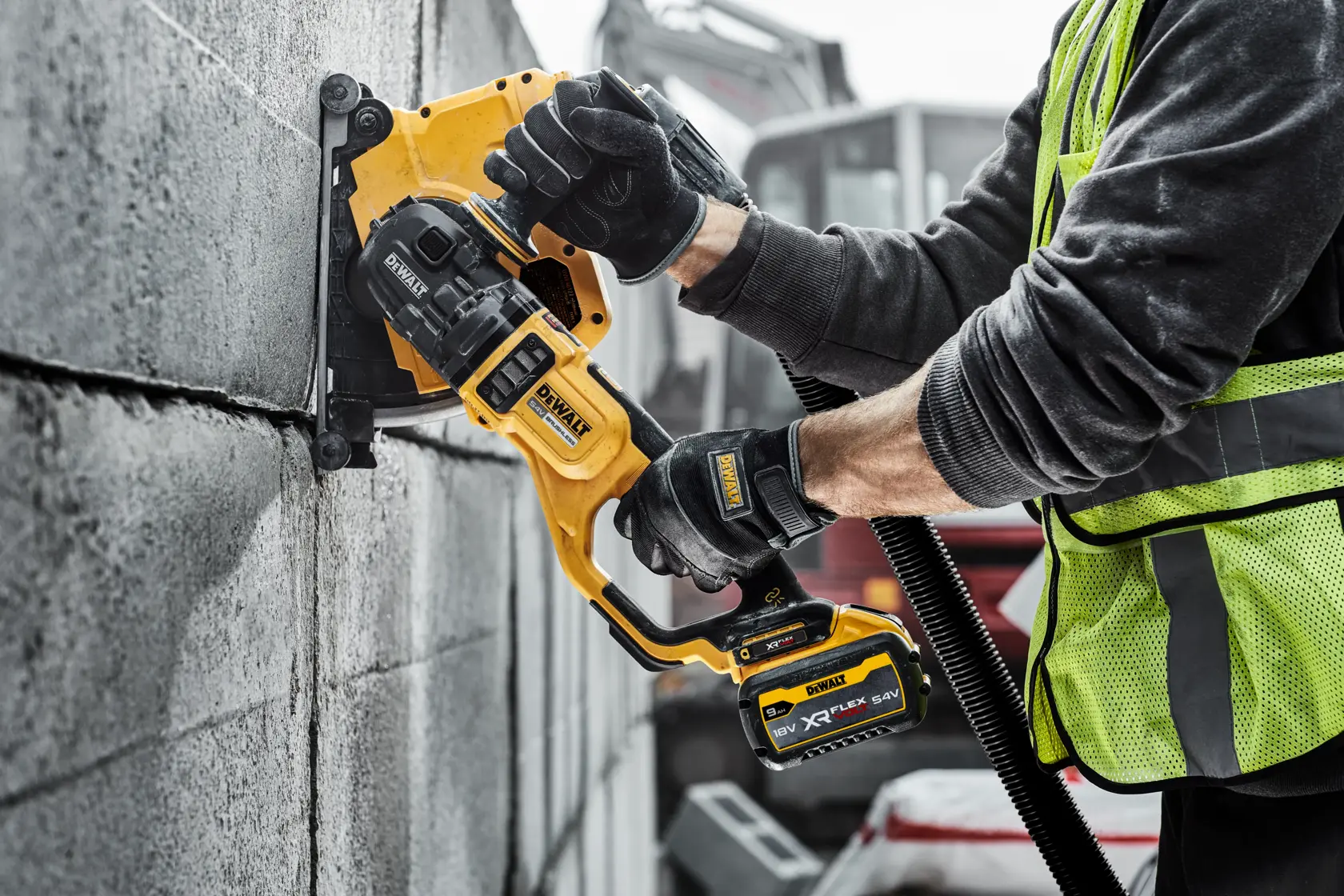 54V XR FLEXVOLT 230 mm-es sarokcsiszoló - 2×9AH akku, töltő