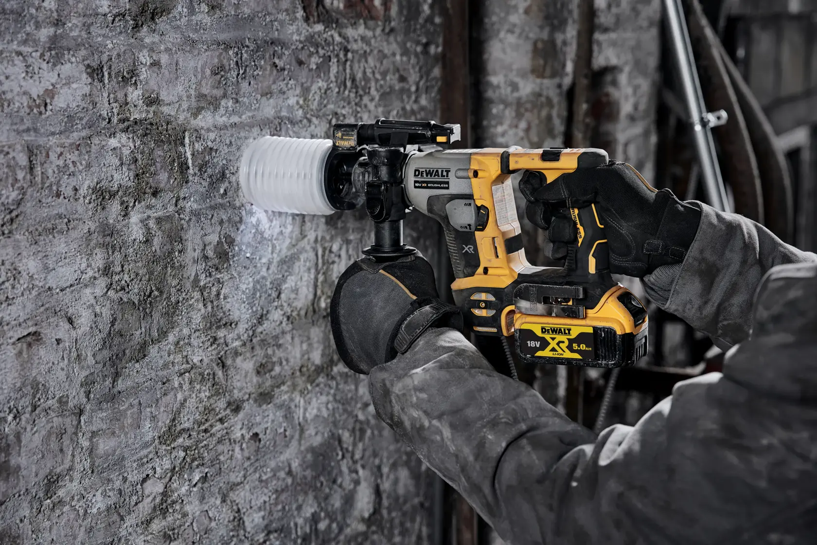18V XR SDS-Plus fúrókalapács POWERSTACK 2 × 1,7Ah, töltő, koffer
