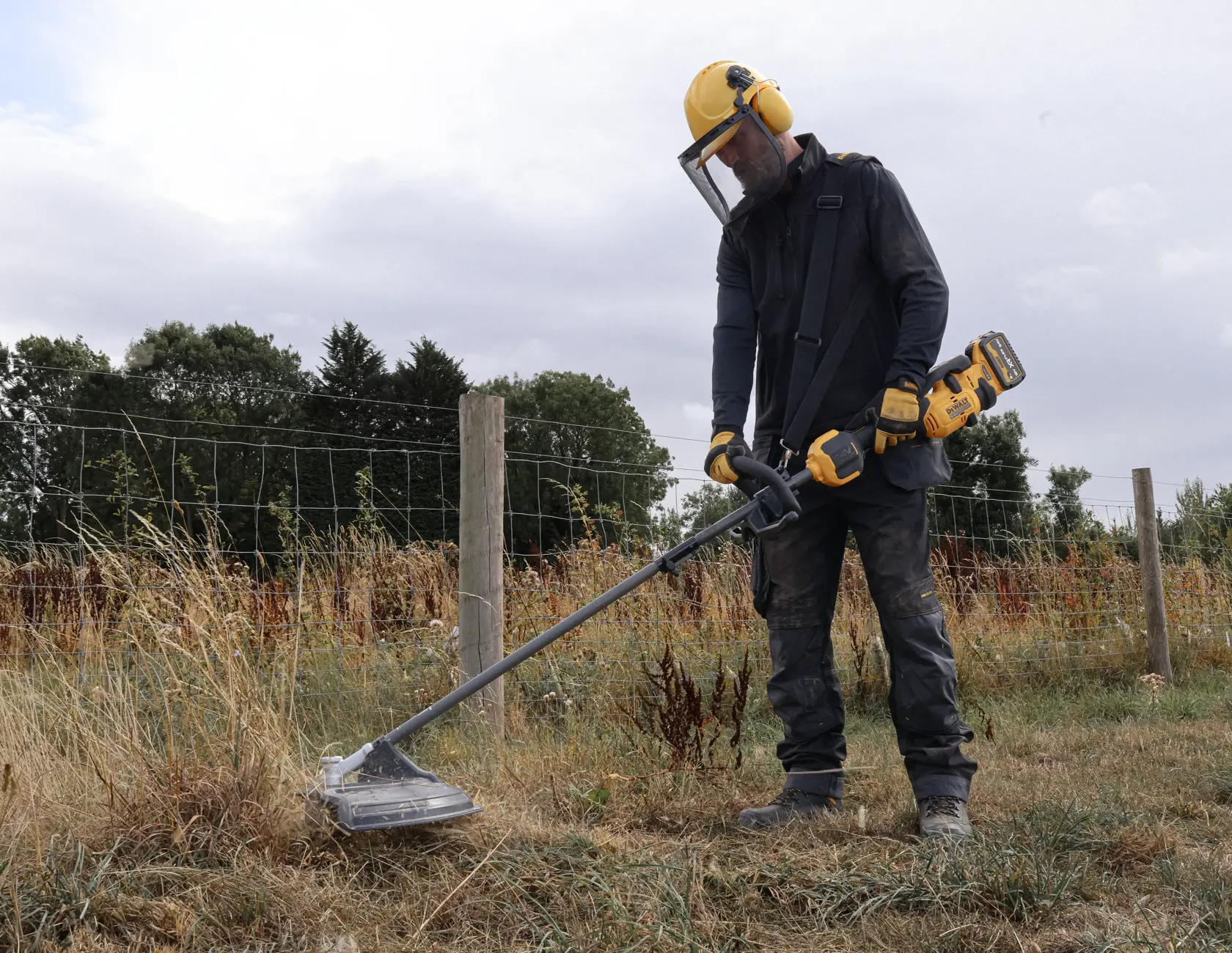 DEWALT® osztott karos szegélynyíró tartozék