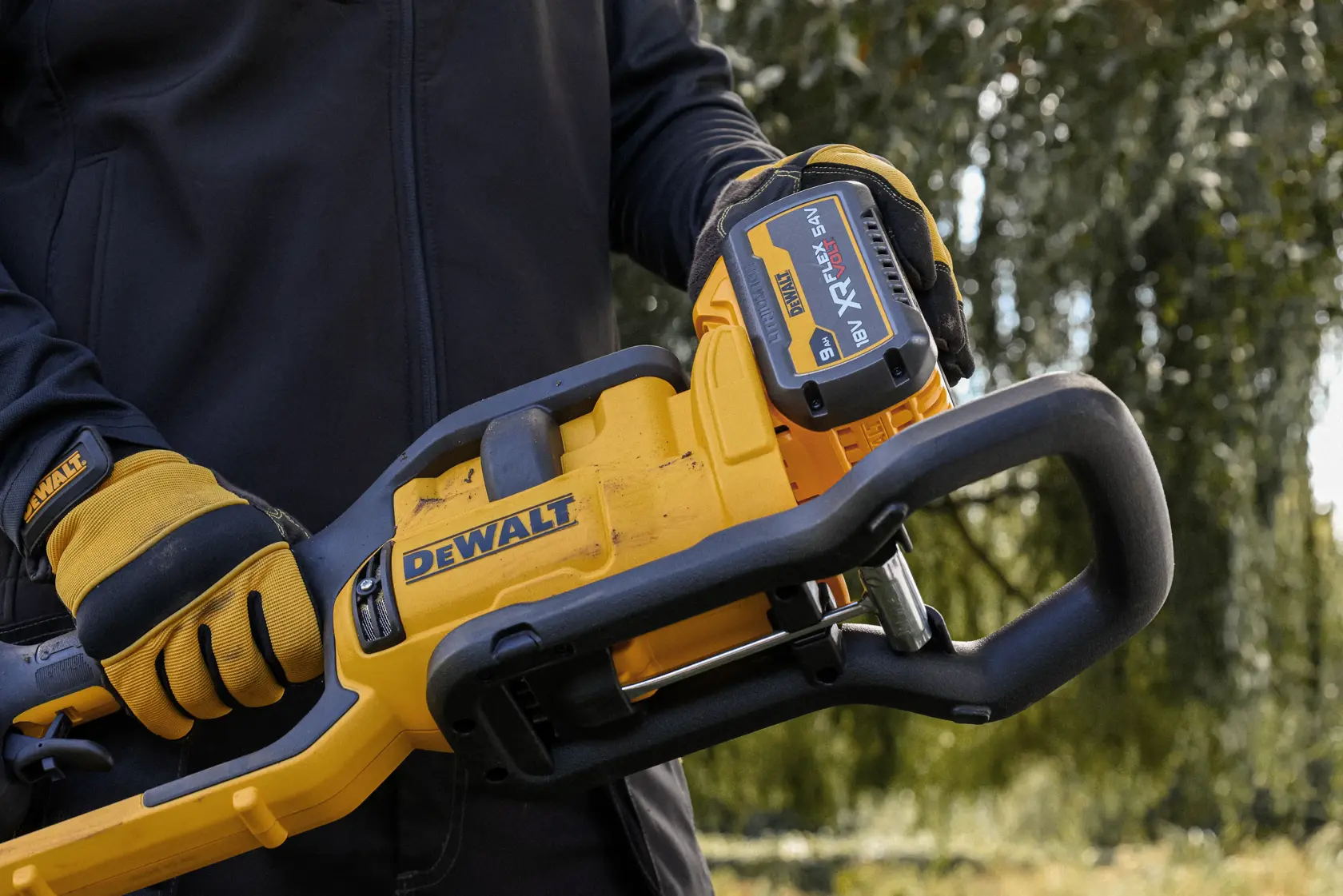 54 V XR FLEXVOLT Split Boom, szegélynyíró szerelvénnyel - 1 X 9 Ah