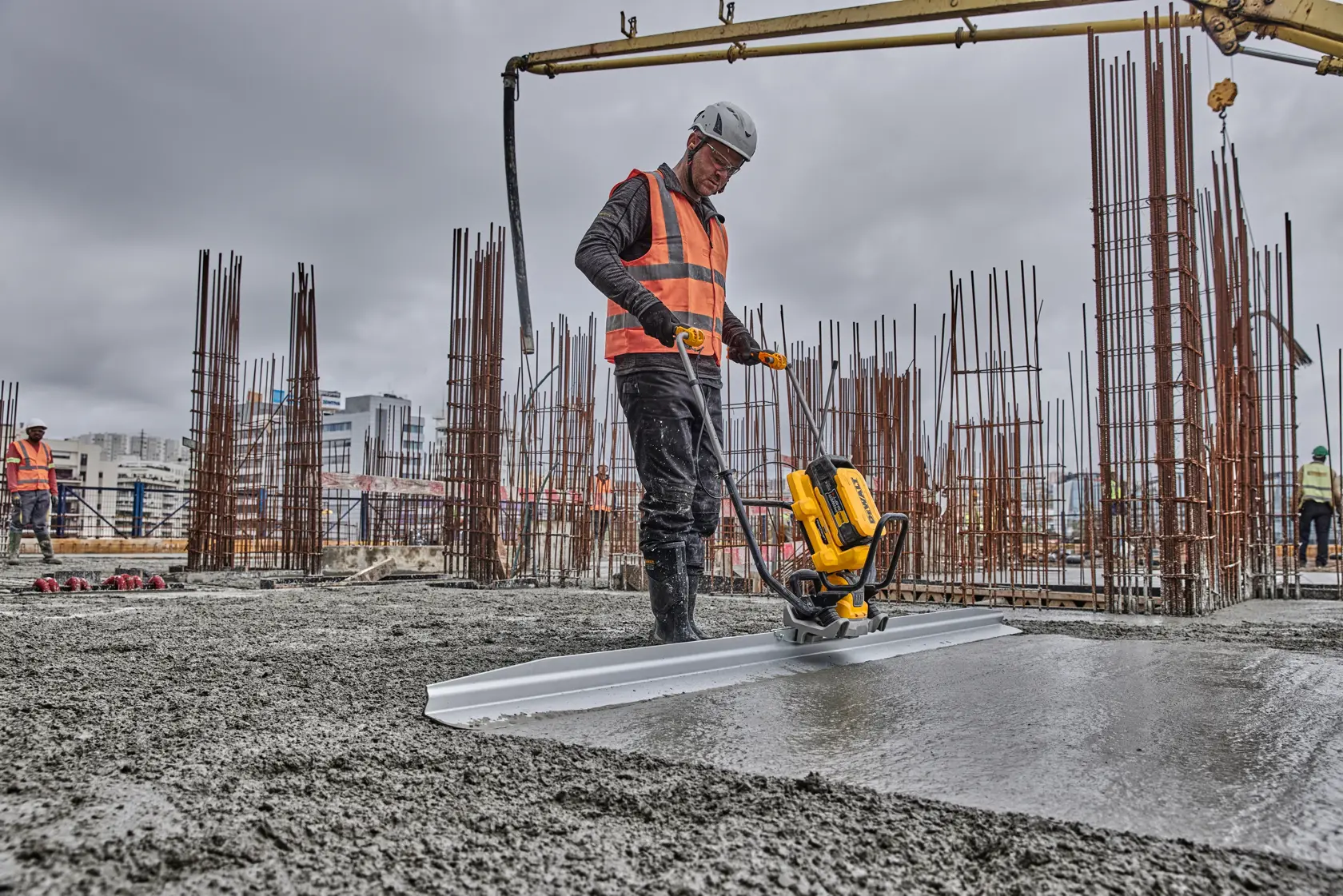 DEWALT POWERSHIFT VIBRÁCIÓS LEHÚZÓLAP