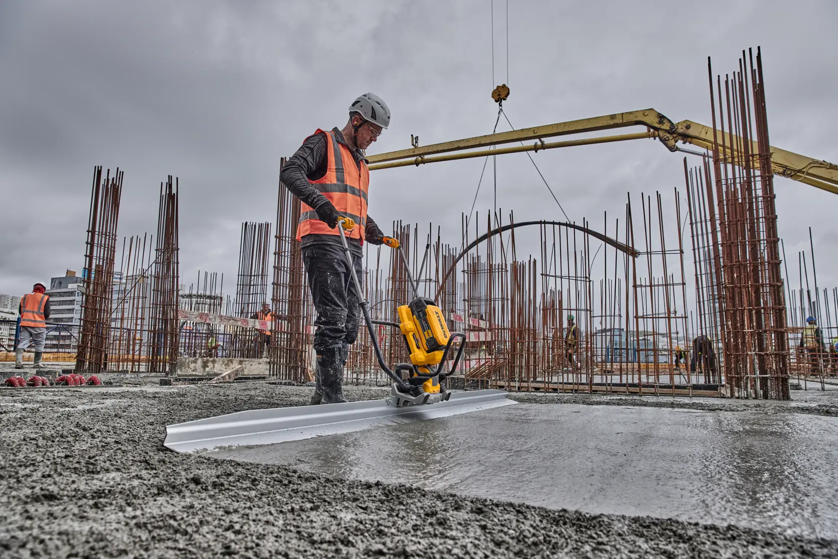 DEWALT POWERSHIFT VIBRÁCIÓS LEHÚZÓLAP