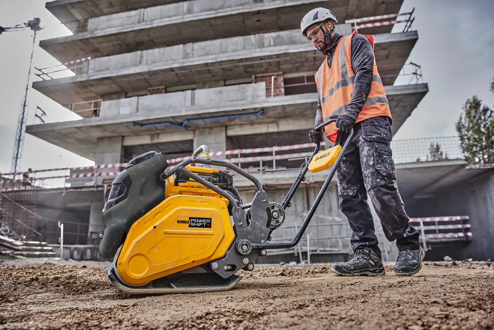 DEWALT POWERSHIFT LAPVIBRÁTOR