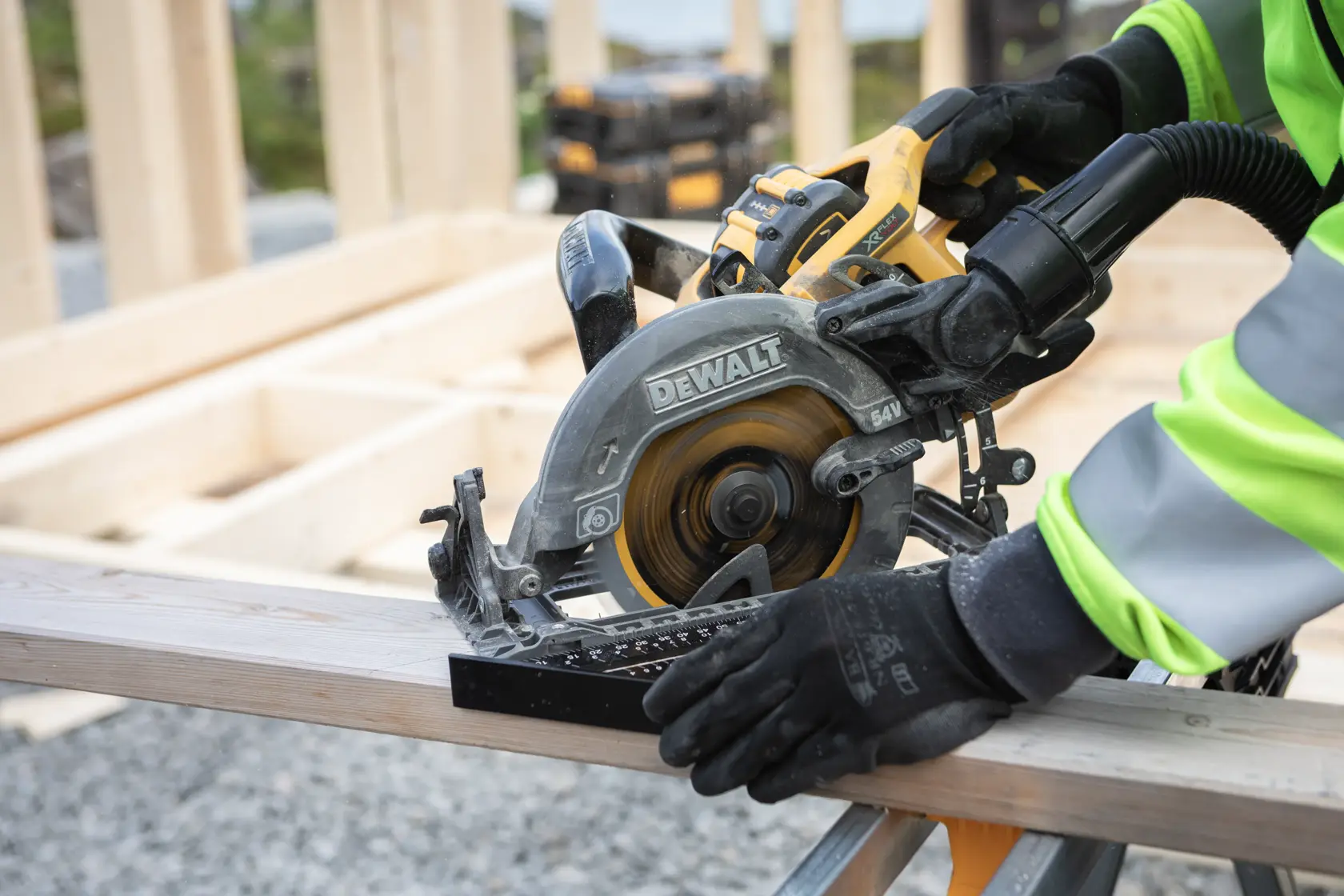 DEWALT® 54V XR® FLEXVOLT® 190 mm-es sínnel kompatibilis körfűrész - 2 x 9Ah