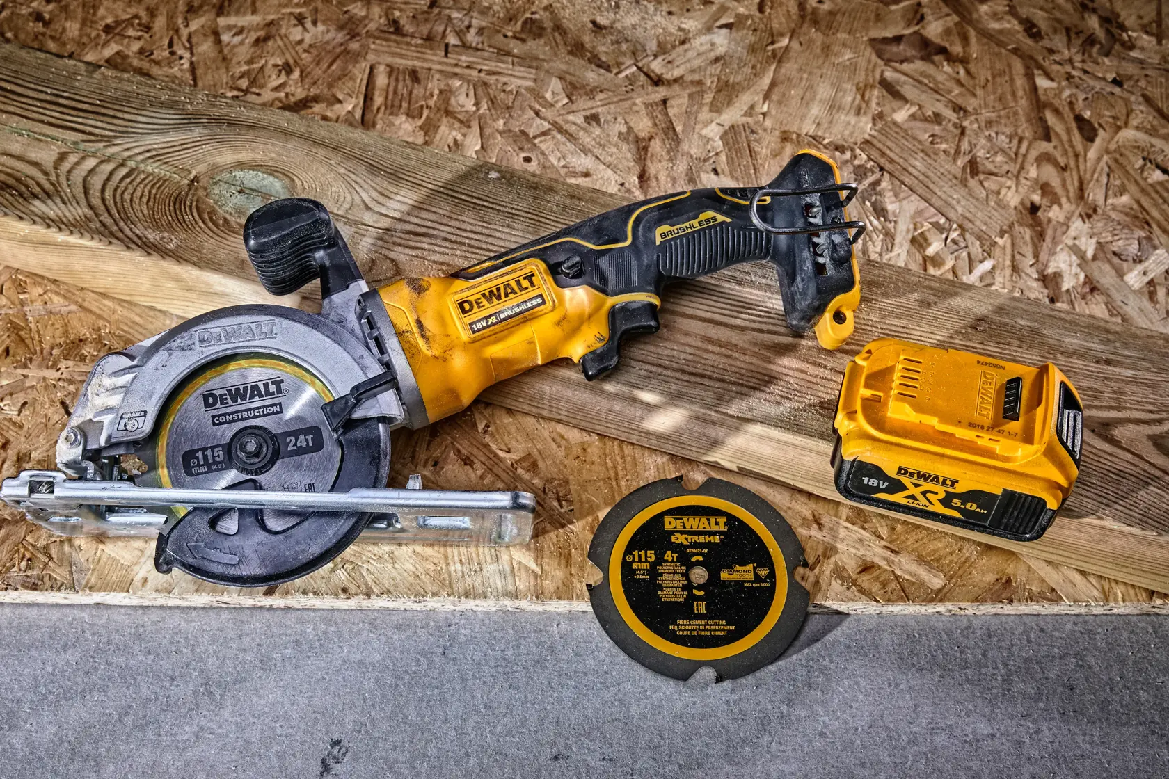 DEWALT CONSTRUCTION 115 mm × 9,5 mm 24 T körfűrészlap