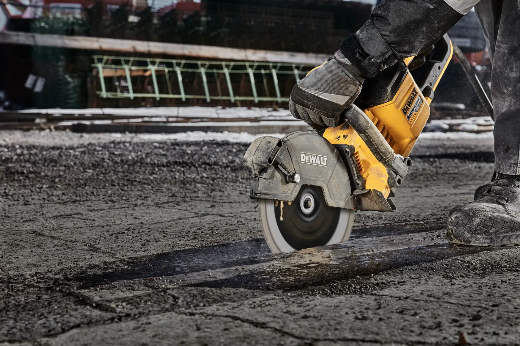 DEWALT ELITE SERIES™ 230 mm × 22,23 mm szegmentált aszfalt vágó gyémánttárcsa