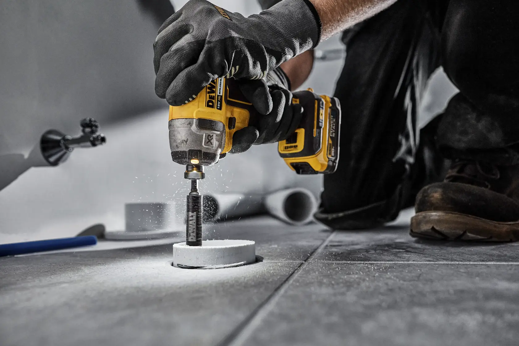 DEWALT gyémántszemcsés belső PVC csővágó