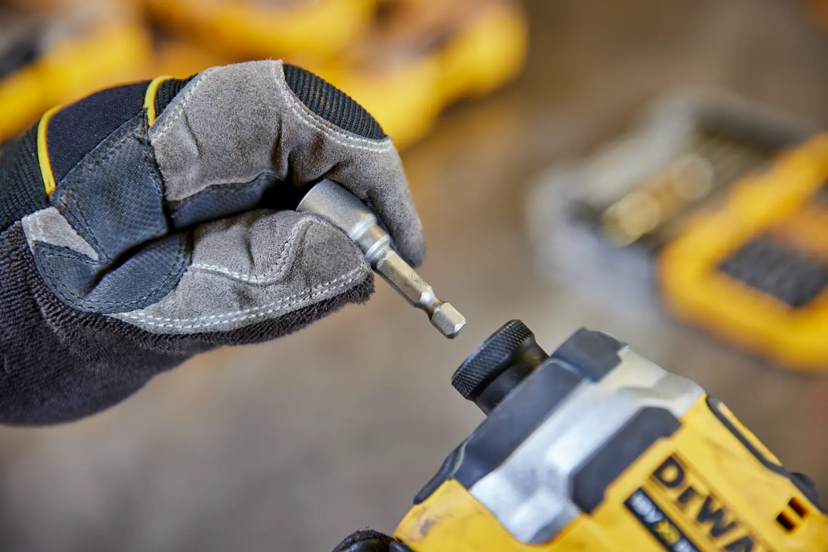 DEWALT csavarozó bit készlet Small TOUGHCASE+ (40 db)