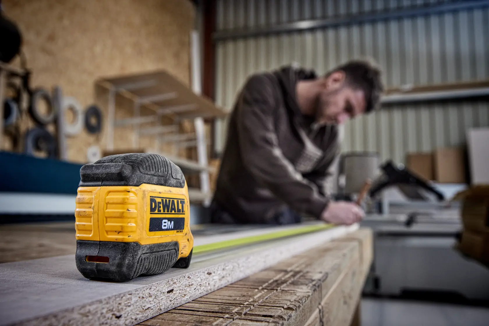 DEWALT® Compact Series 8M (28mm wide) Mérőszalag