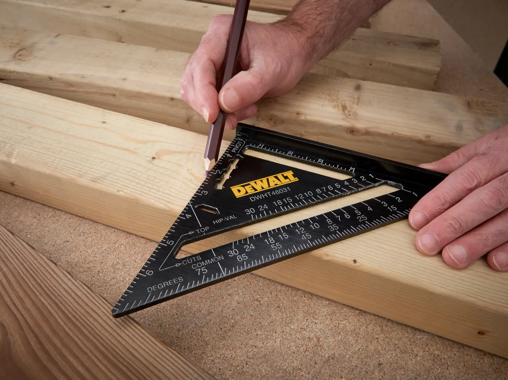 DEWALT® 7 in. (180mm) Derékszögű vonalzó