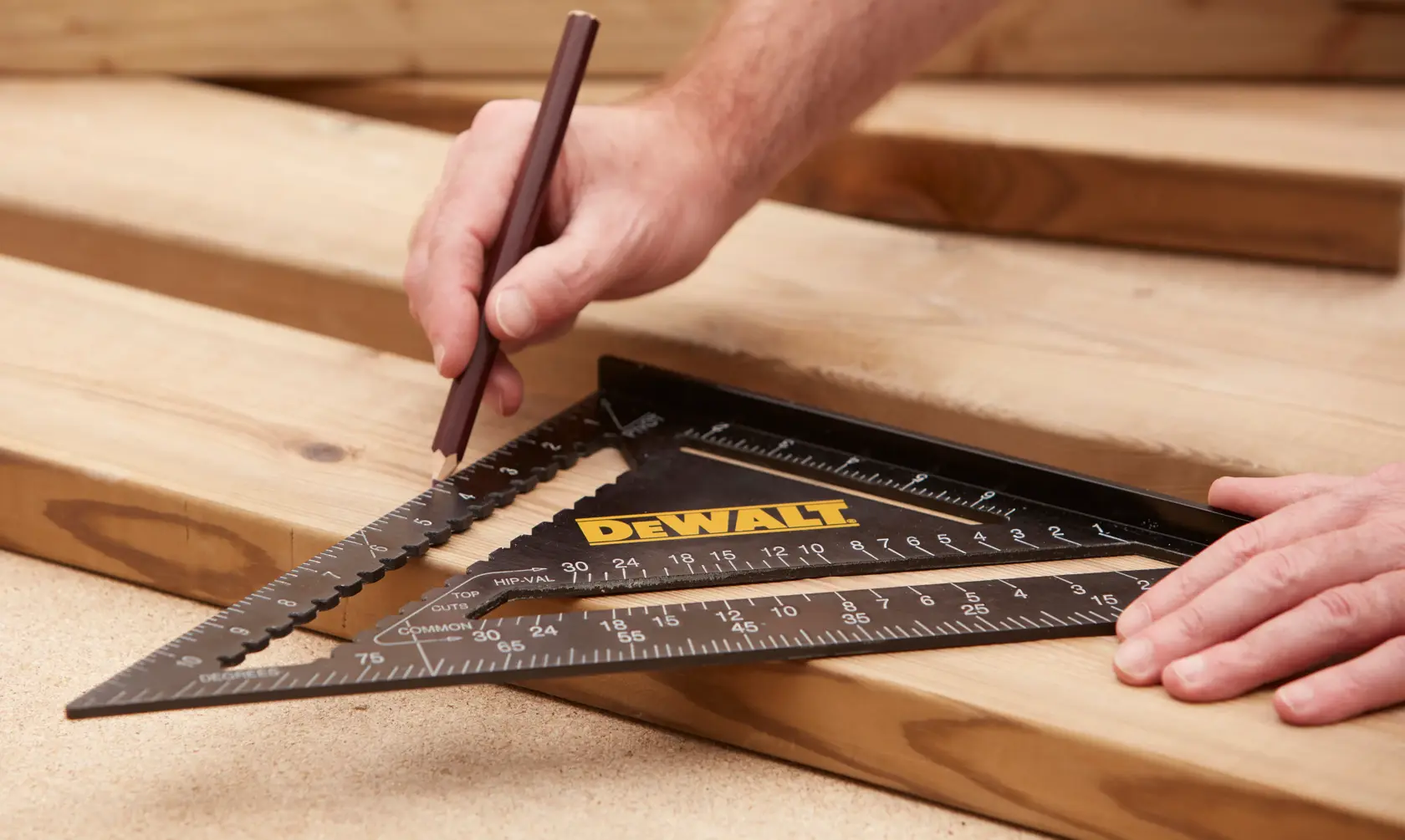 DEWALT® 12 in. (300mm) Derékszögű vonalzó