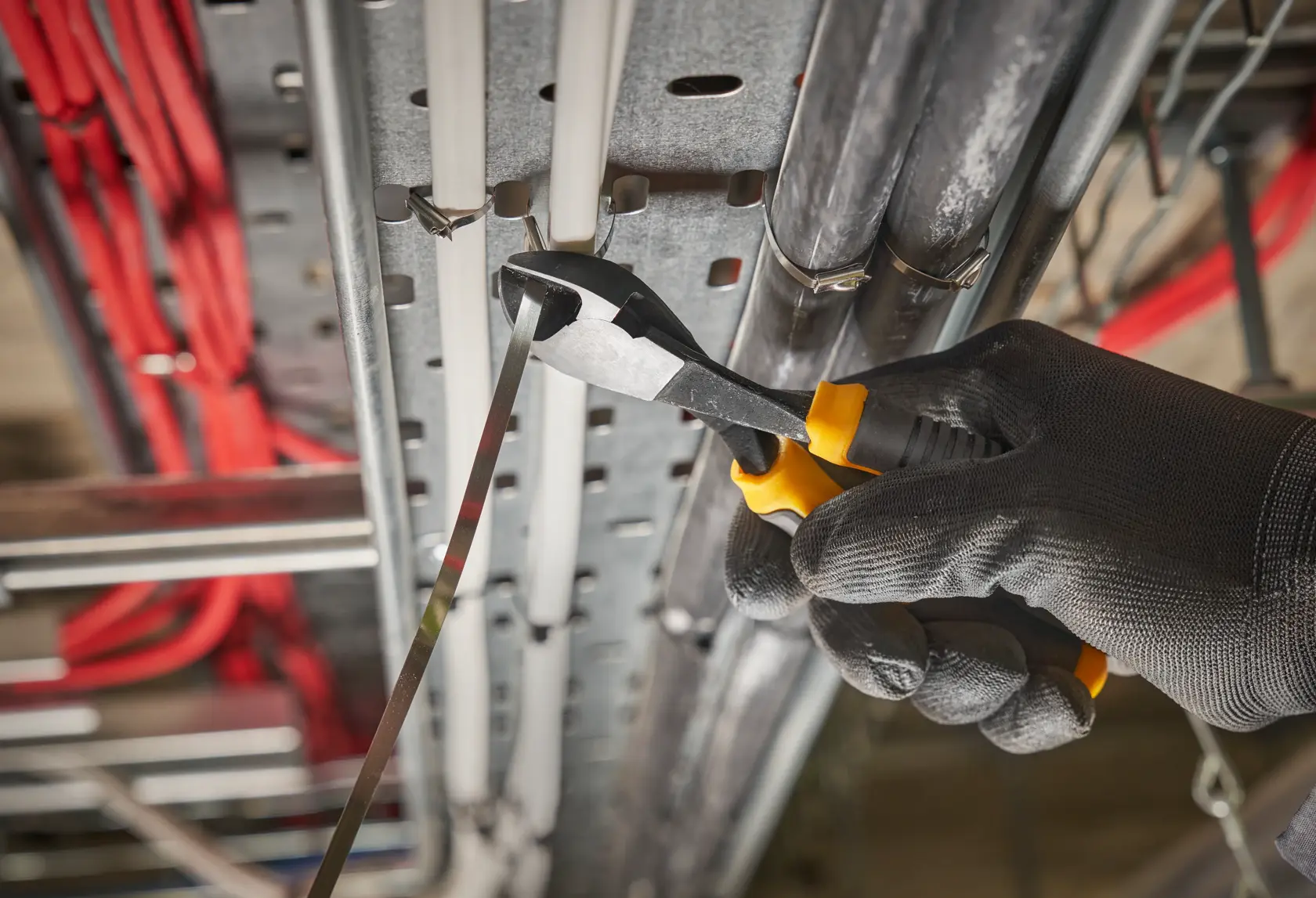 DEWALT® 160mm LH Átlós fogó