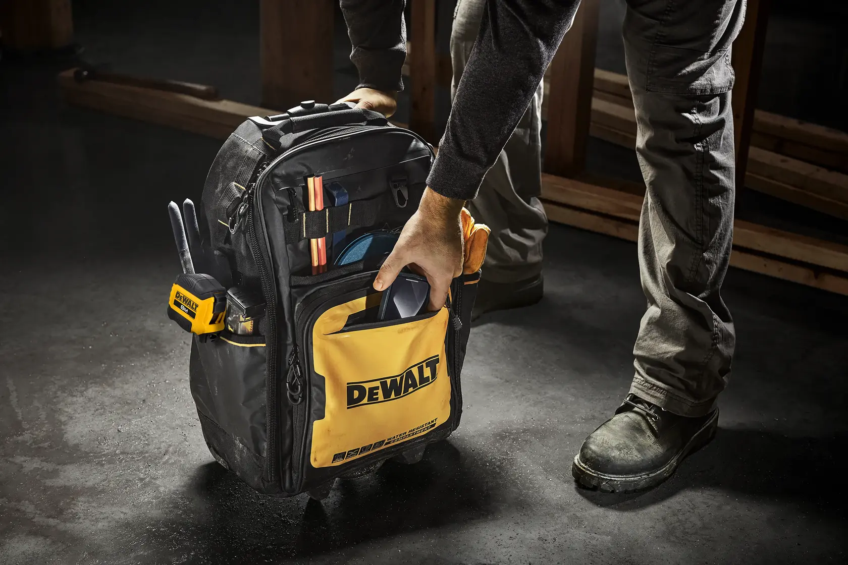DEWALT® PRO Gurulós hátizsák