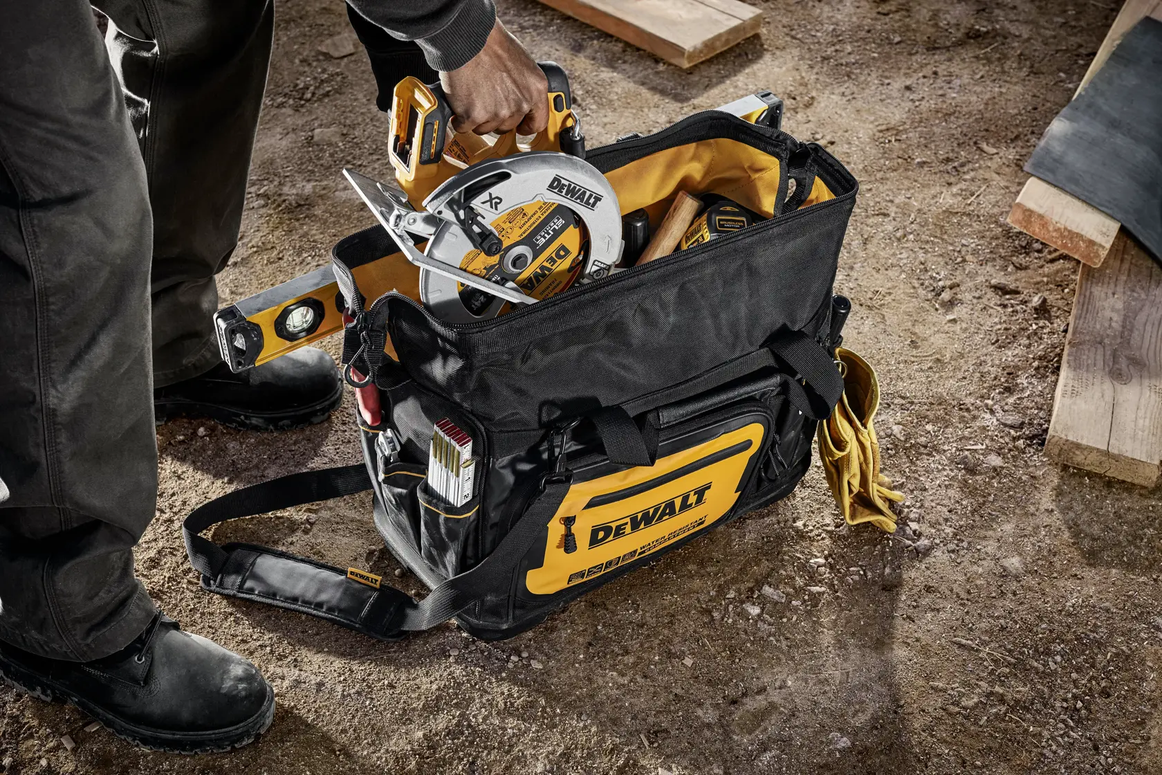 DEWALT® PRO 20 in. Szerszámtartó táska
