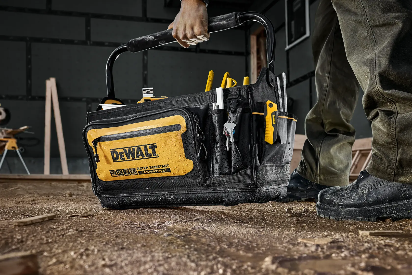 DEWALT® PRO 20 in. Szerszámtáska