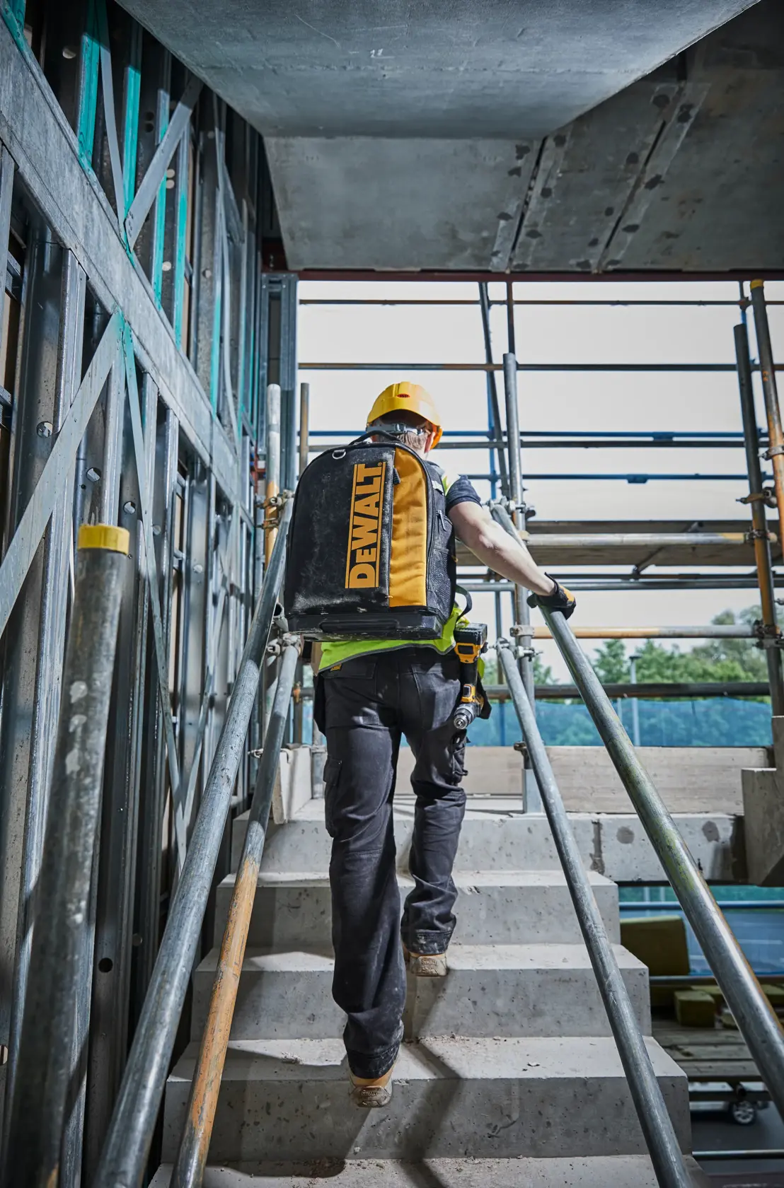Háton hordható szerszámtáska